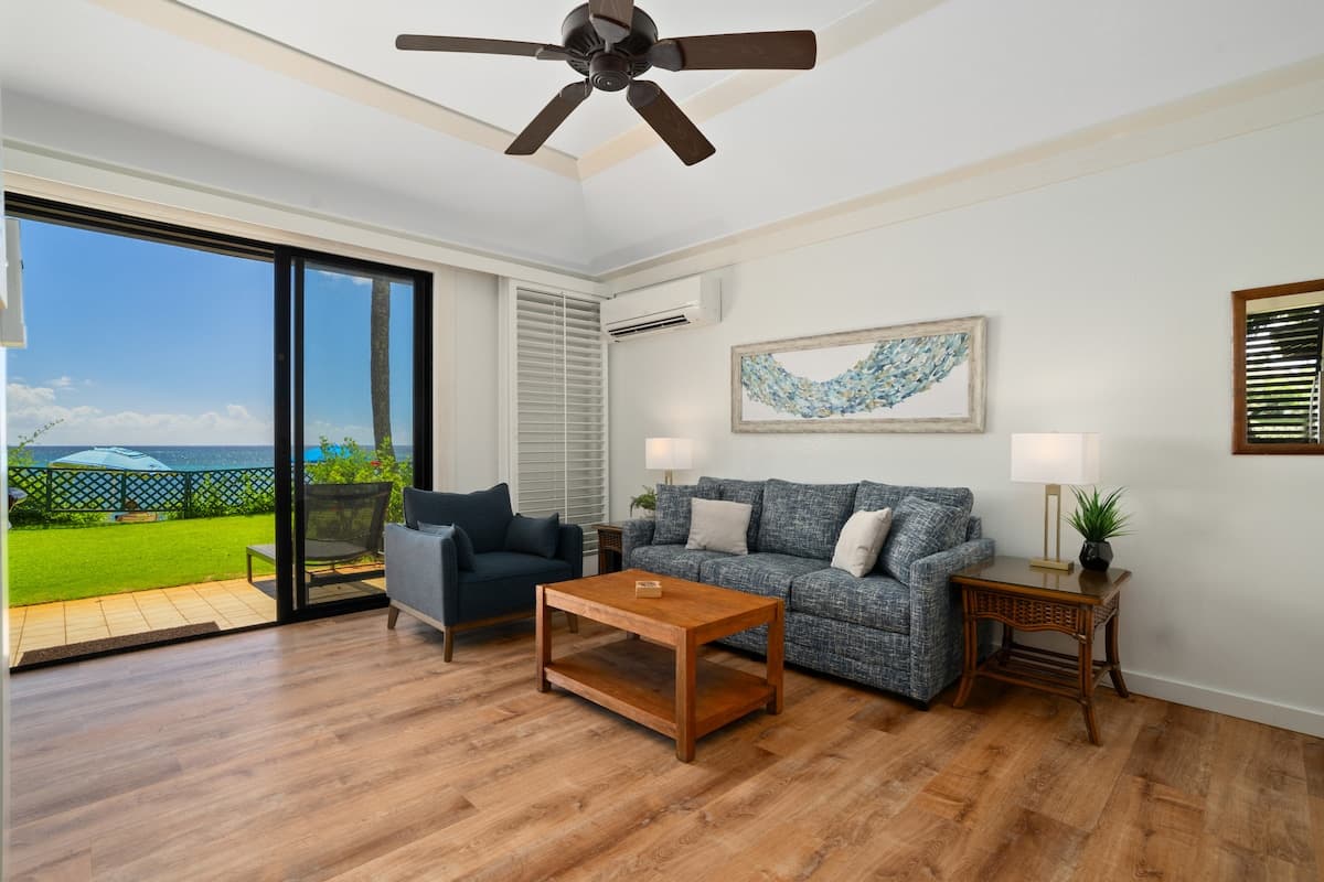 KP191 Ground FL | Beachfront • Pool • Gym - Photo 2