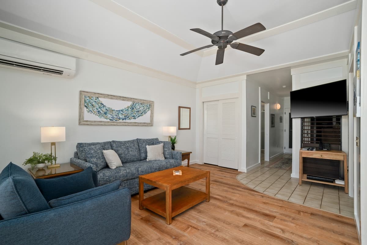 KP191 Ground FL | Beachfront • Pool • Gym - Photo 4