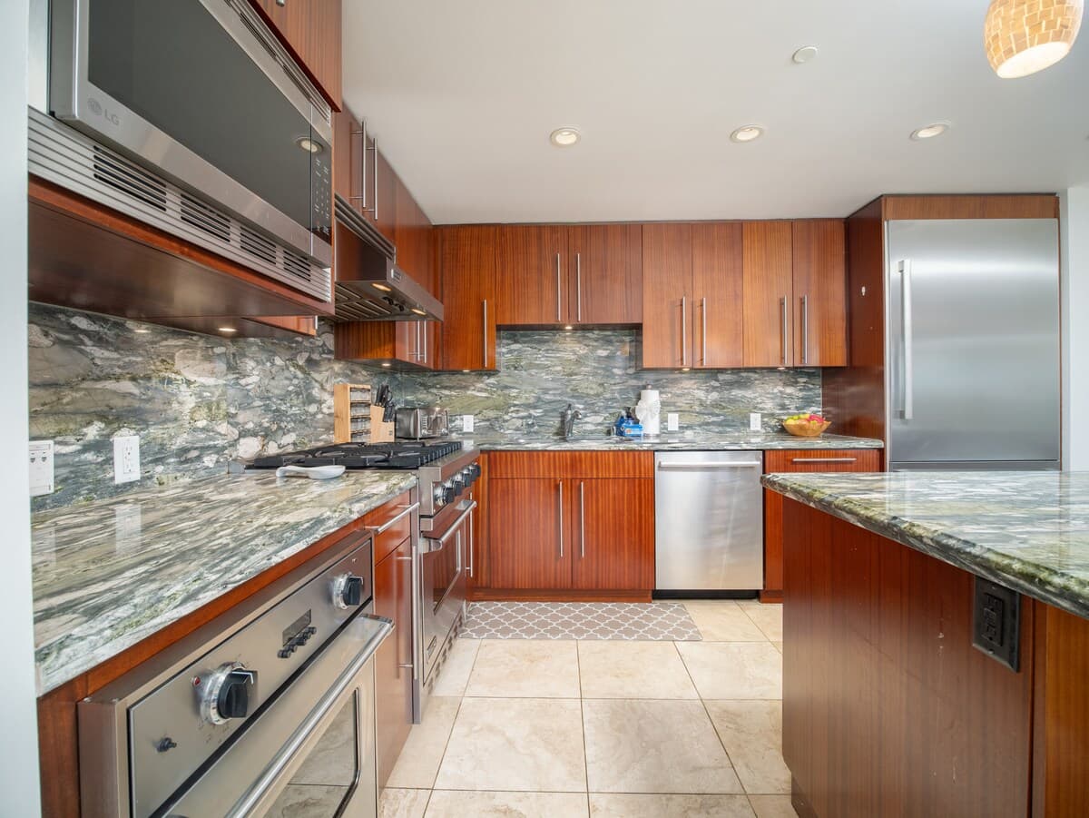 Home in Lahaina · ★5.0 · 3 bedrooms · 4 beds · 3 baths - Photo 5