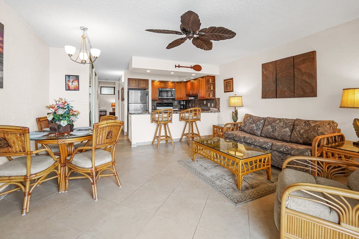 Home in Lahaina · ★4.8 · 1 bedroom · 2 beds · 1 private bath - Photo 2