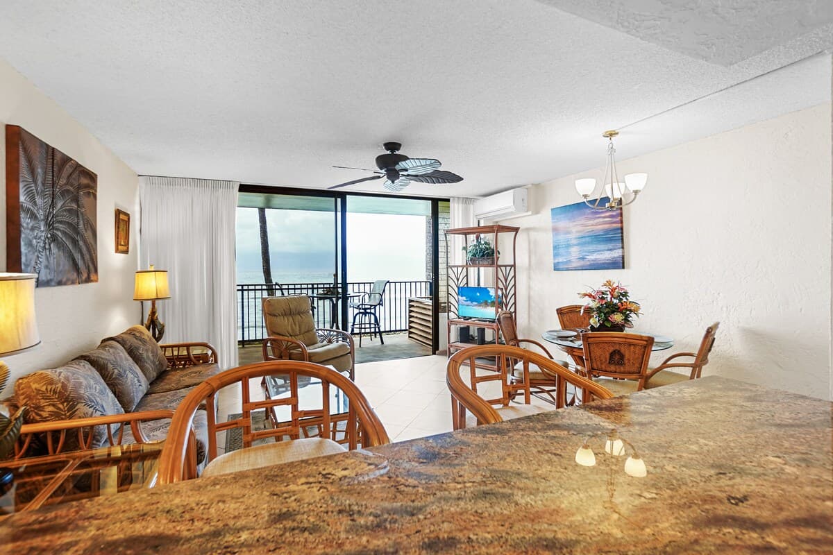 Home in Lahaina · ★4.8 · 1 bedroom · 2 beds · 1 private bath - Photo 4