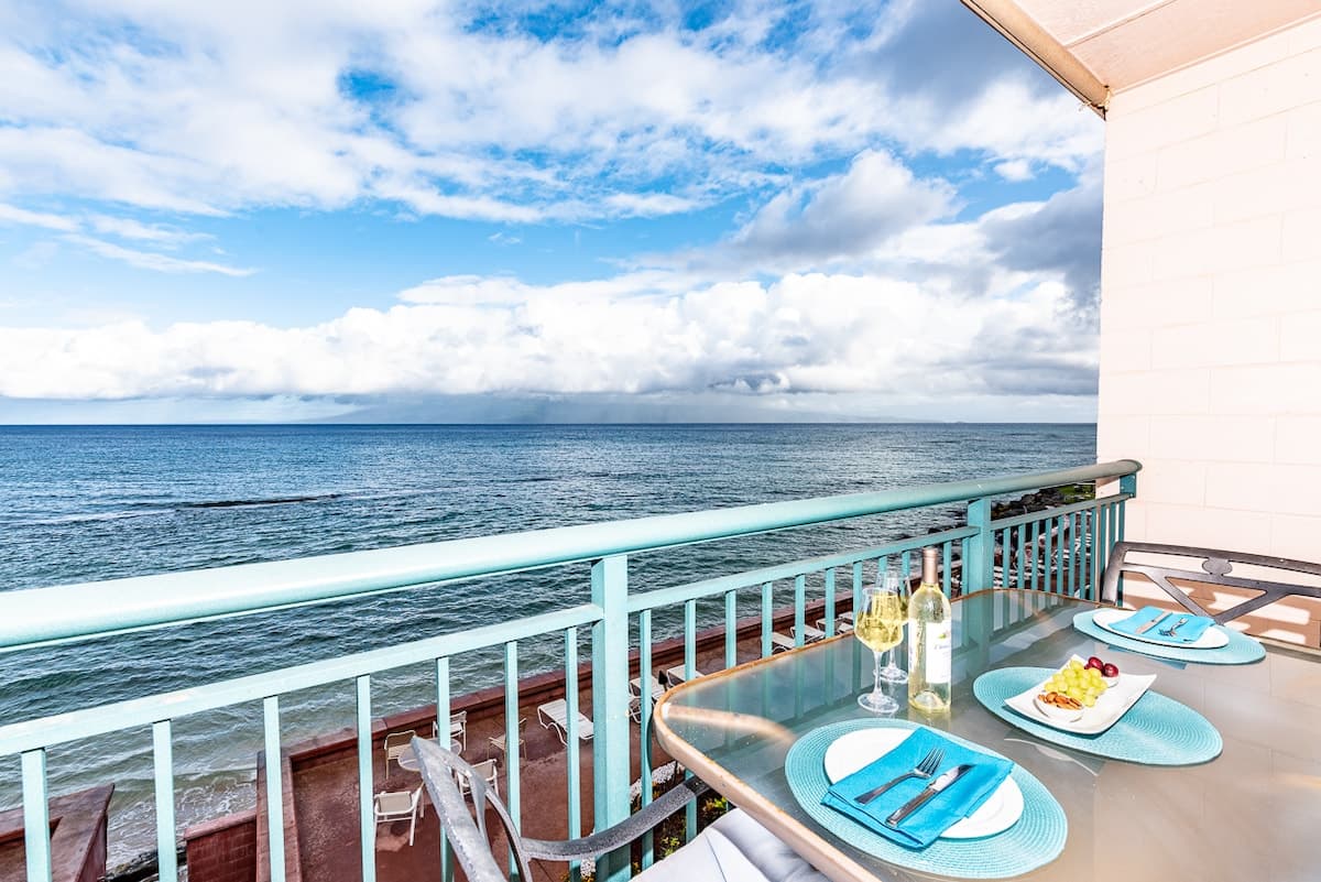 Condo in Lahaina · ★4.77 · 3 bedrooms · 4 beds · 2.5 baths - Photo 3