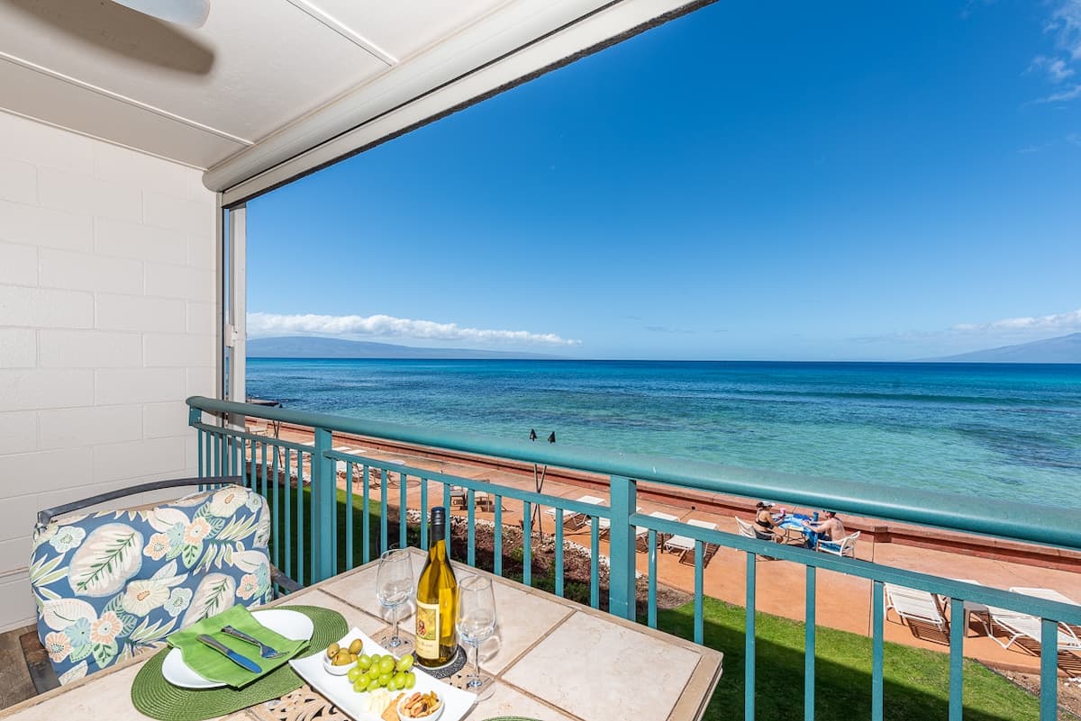 Condo in Lahaina · ★4.45 · 1 bedroom · 1 bed · 1 private bath - Photo 1