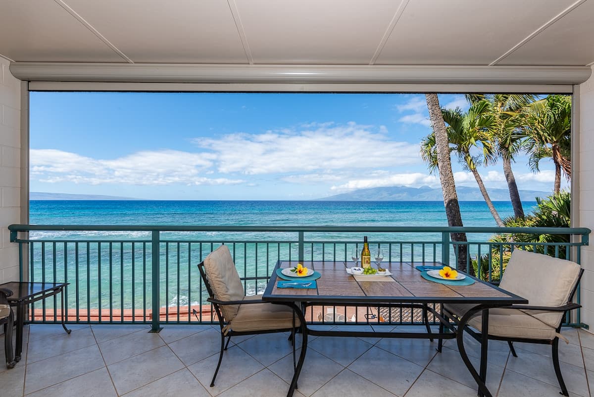 Condo in Lahaina · ★4.8 · 3 bedrooms · 4 beds · 3.5 baths - Photo 3