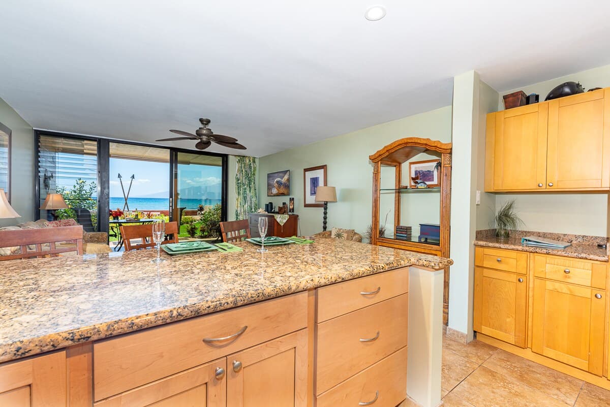 Condo in Lahaina · ★4.87 · 1 bedroom · 1 bed · 1 bath - Photo 5