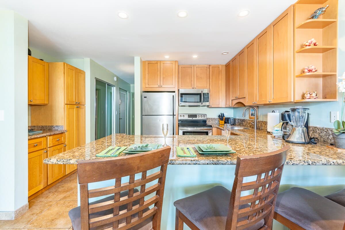 Condo in Lahaina · ★4.87 · 1 bedroom · 1 bed · 1 bath - Photo 4