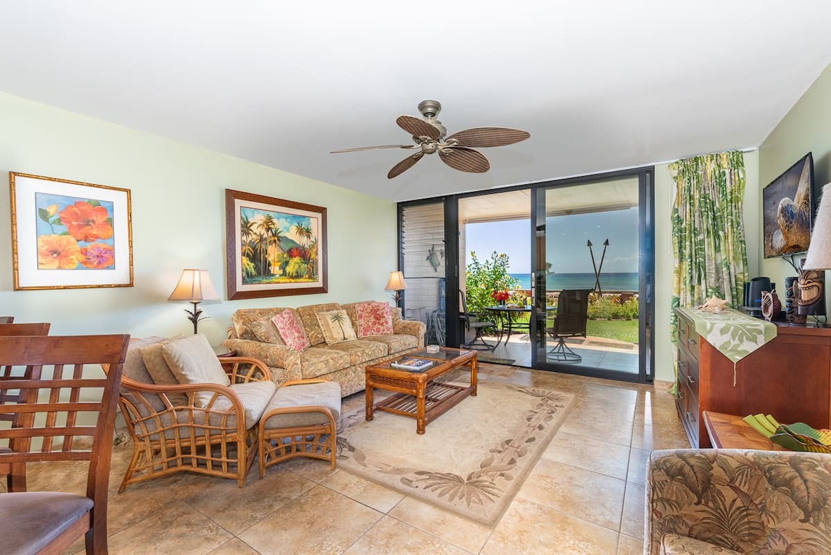 Condo in Lahaina · ★4.87 · 1 bedroom · 1 bed · 1 bath - Photo 3