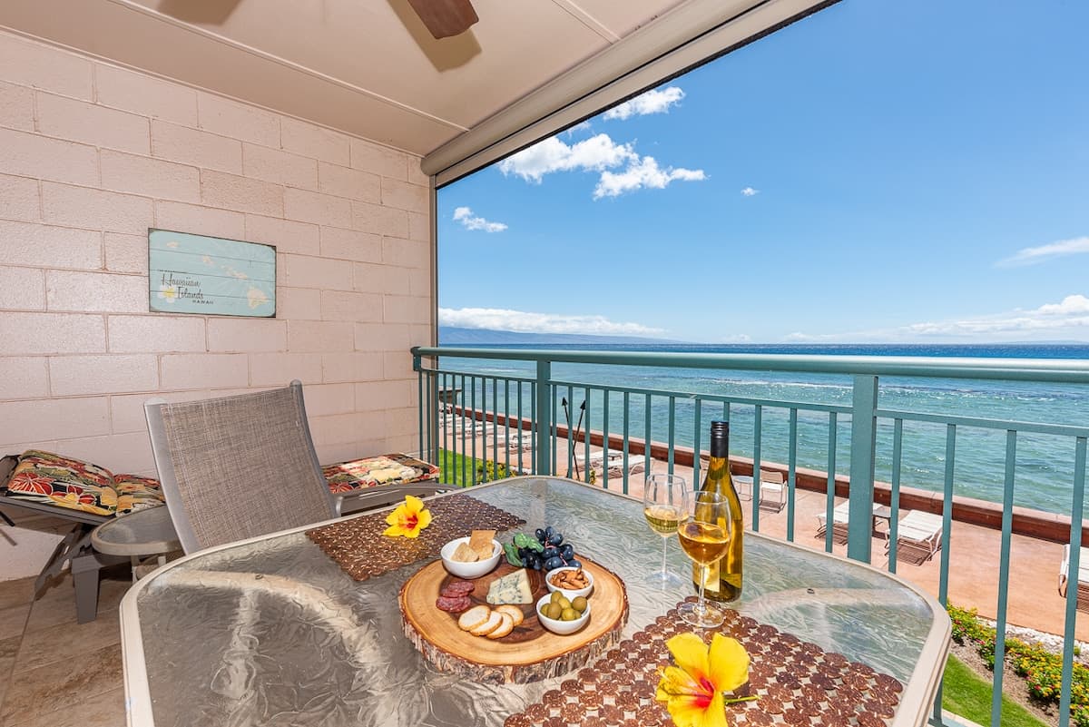 Condo in Lahaina · ★4.72 · 1 bedroom · 1 bed · 1 bath - Photo 3