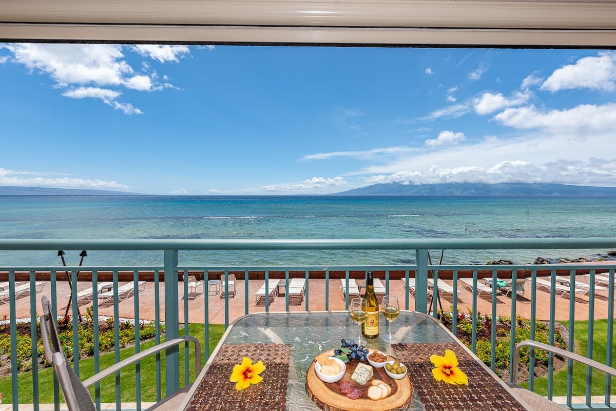 Condo in Lahaina · ★4.72 · 1 bedroom · 1 bed · 1 bath - Photo 1