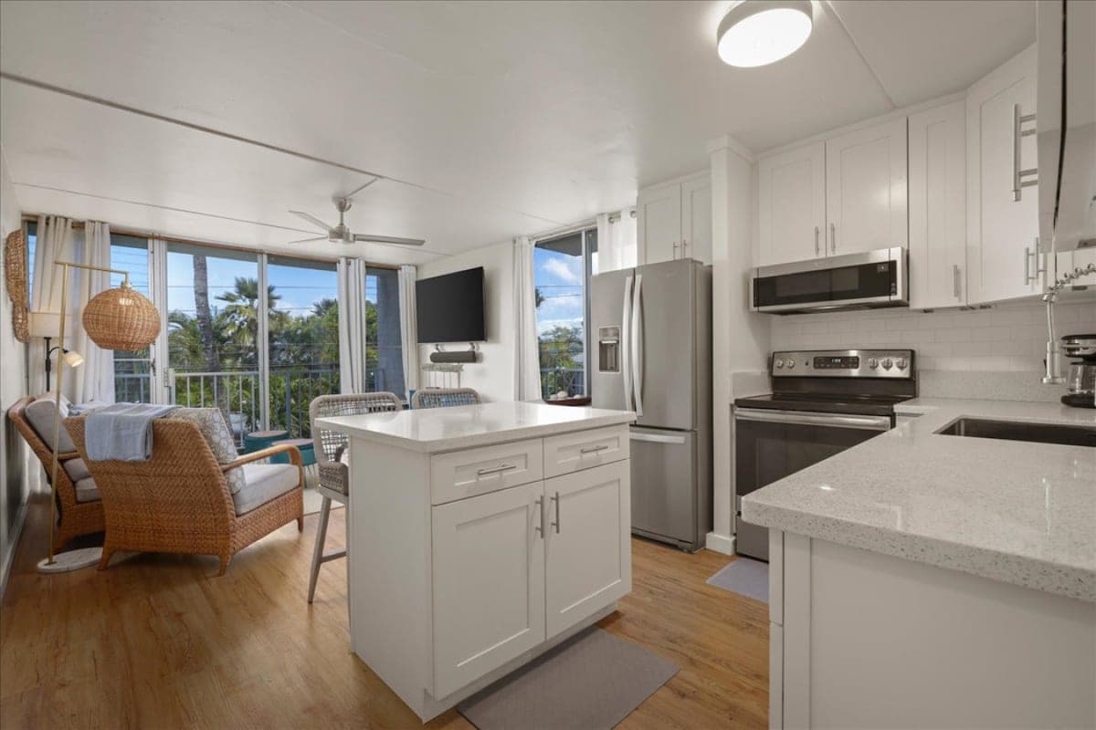 Condo in Hawaii County · ★4.91 · 3 bedrooms · 3 beds · 2 baths - Photo 2