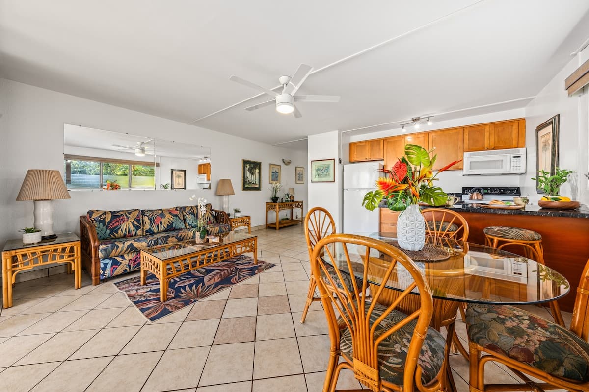 Condo in Kihei · ★4.67 · 1 bedroom · 2 beds · 1 shared bath - Photo 4