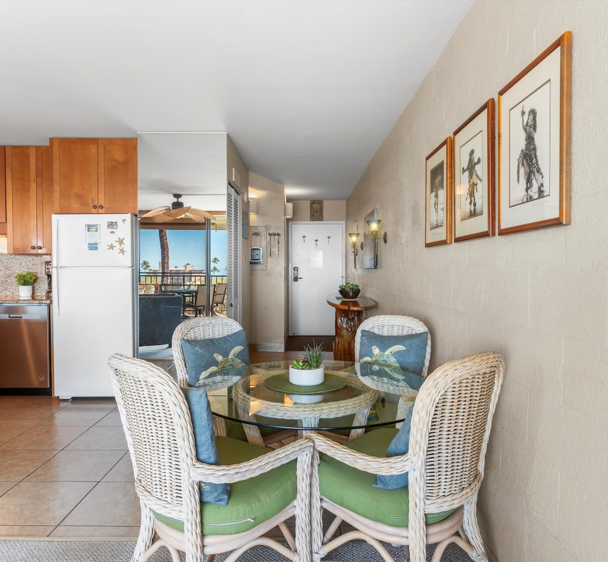Oceanview condo w/ pool and beach access - Photo 3