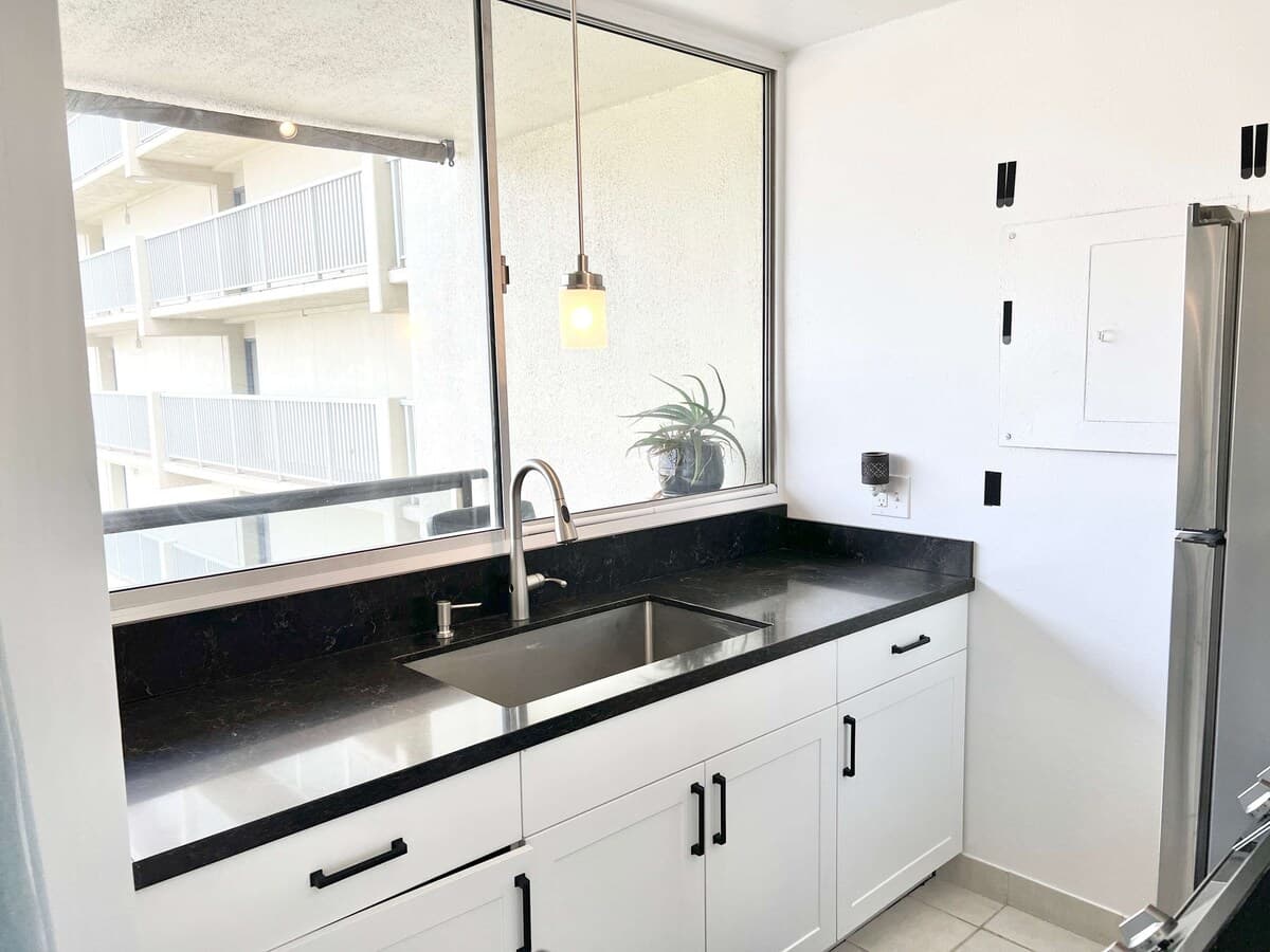 Condo in Honolulu · ★4.78 · Studio · 2 beds · 1 private bath - Photo 3