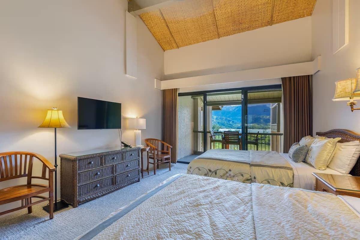 Condo in Princeville · ★4.75 · 1 bedroom · 2 beds · 1 bath - Photo 2