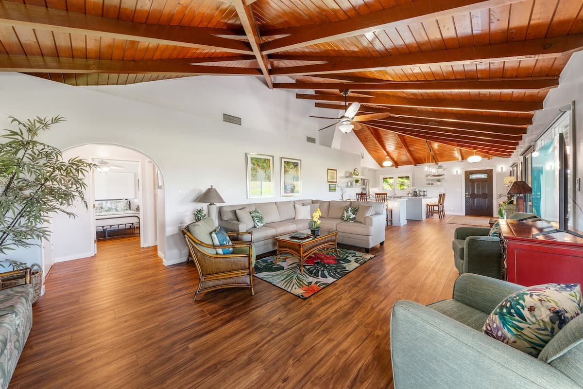 Condo in Lahaina · ★4.89 · 3 bedrooms · 4 beds · 2 shared baths - Photo 4