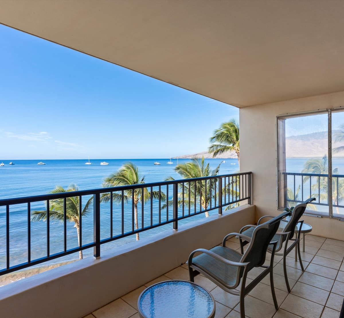 Condo in Kihei · ★4.5 · 2 bedrooms · 3 beds · 2 baths - Photo 1