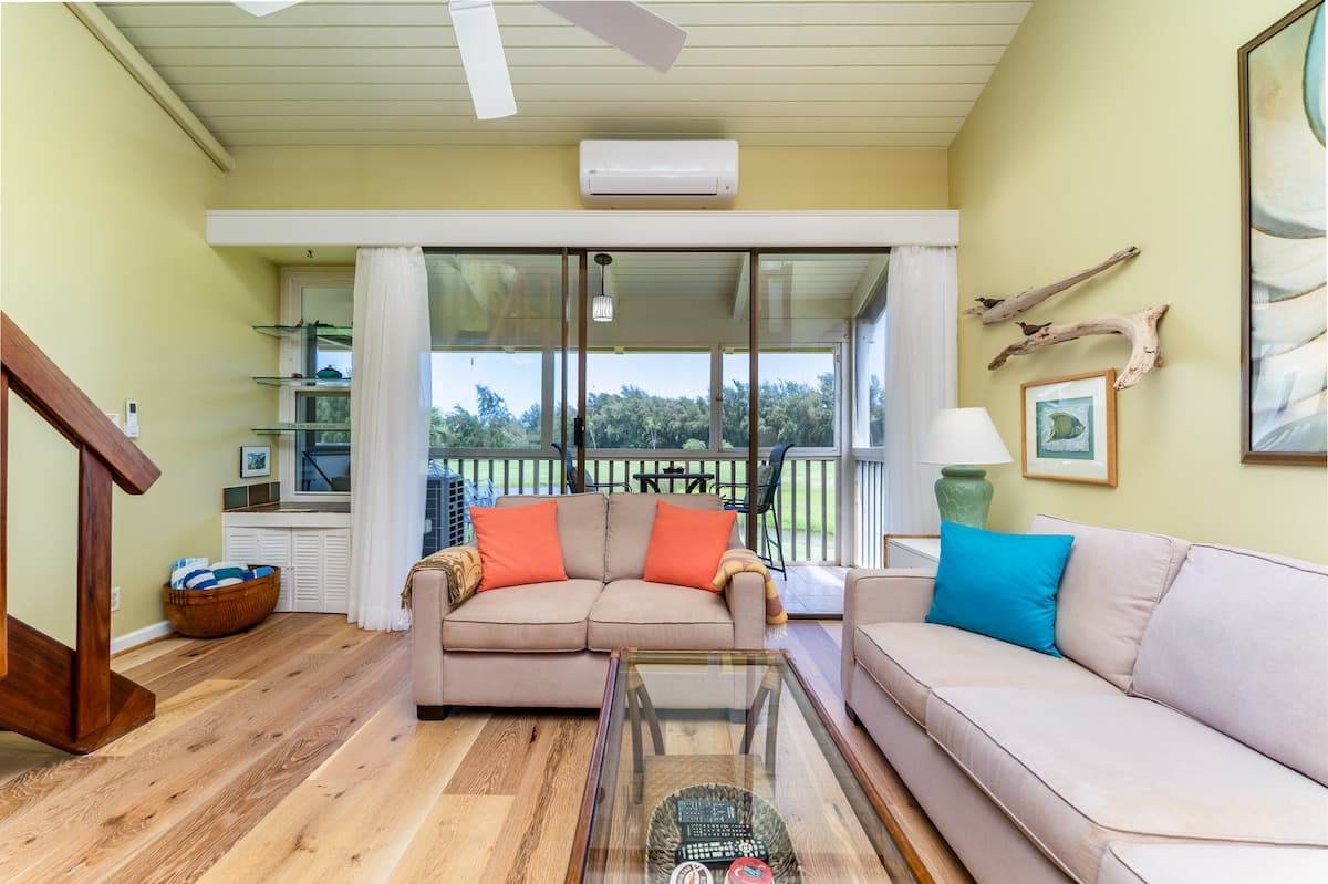 Condo in Kahuku · ★4.82 · 1 bedroom · 1 bed · 2 private baths - Photo 4