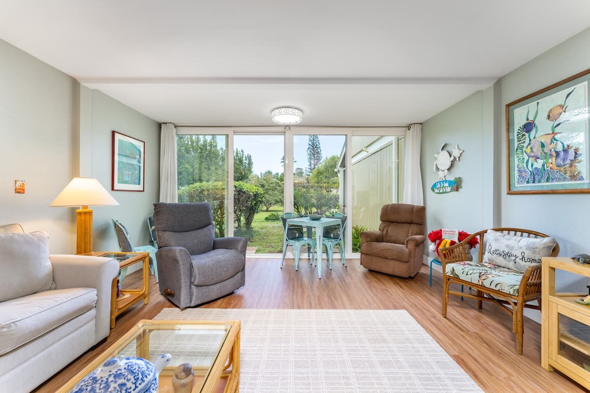 Condo in Kahuku · ★4.83 · 1 bedroom · 1 bed · 2 private baths - Photo 2