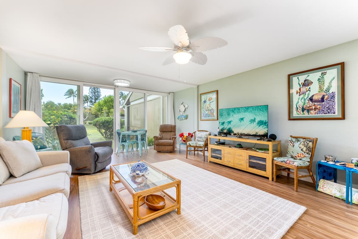 Condo in Kahuku · ★4.83 · 1 bedroom · 1 bed · 2 private baths - Photo 1