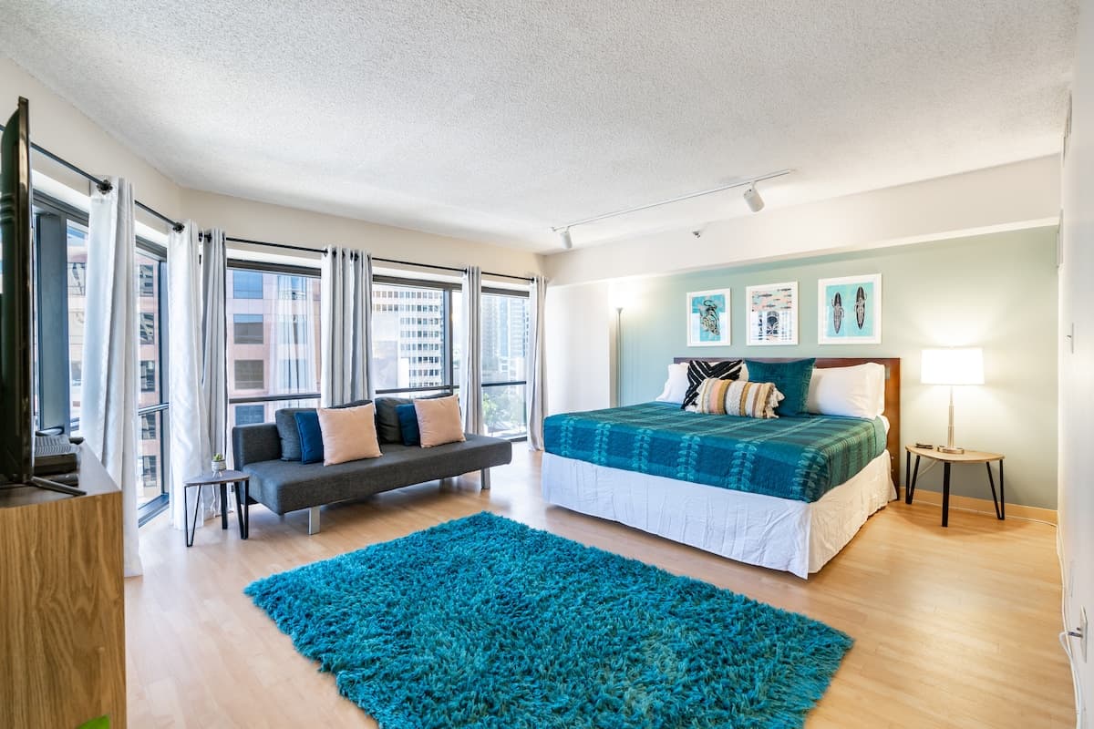 Condo in Honolulu · ★4.71 · 1 bedroom · 1 bed · 1 private bath - Photo 1
