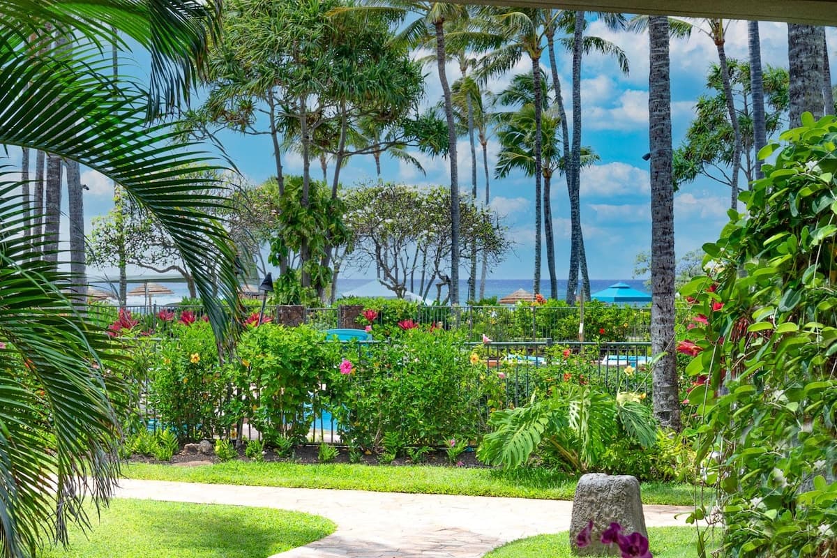 Villa in Kahuku · ★4.95 · 3 bedrooms · 4 beds · 2 private baths - Photo 2