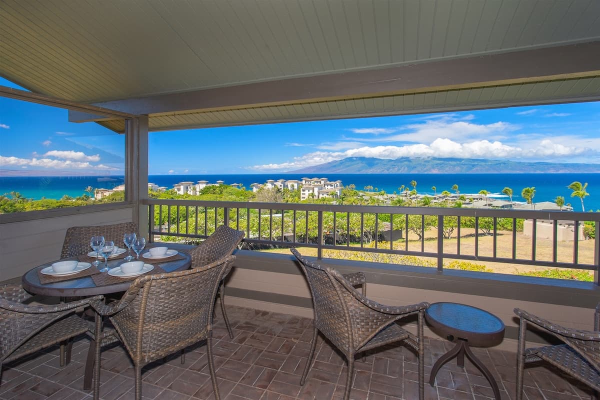 Home in Lahaina · ★4.88 · 1 bedroom · 2 beds · 2 shared baths - Photo 1