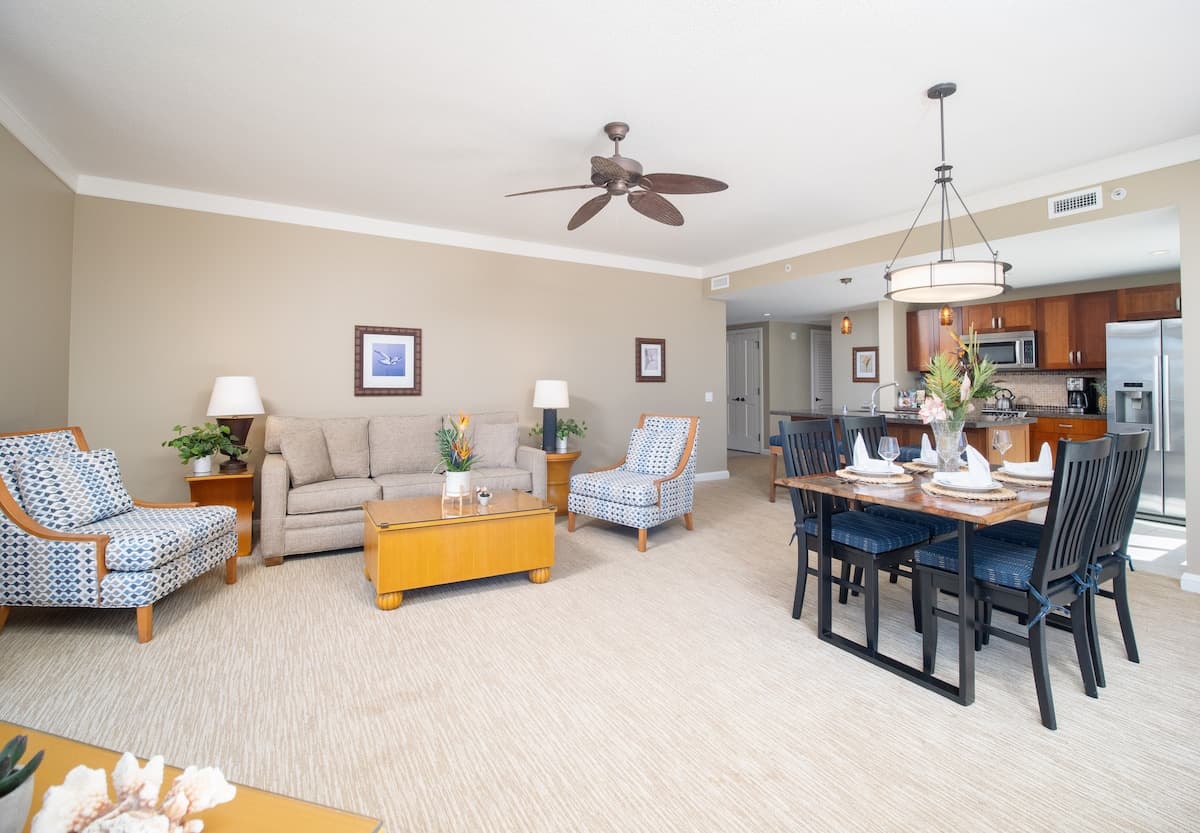 Home in Lahaina · ★4.92 · 2 bedrooms · 3 beds · 2 baths - Photo 2