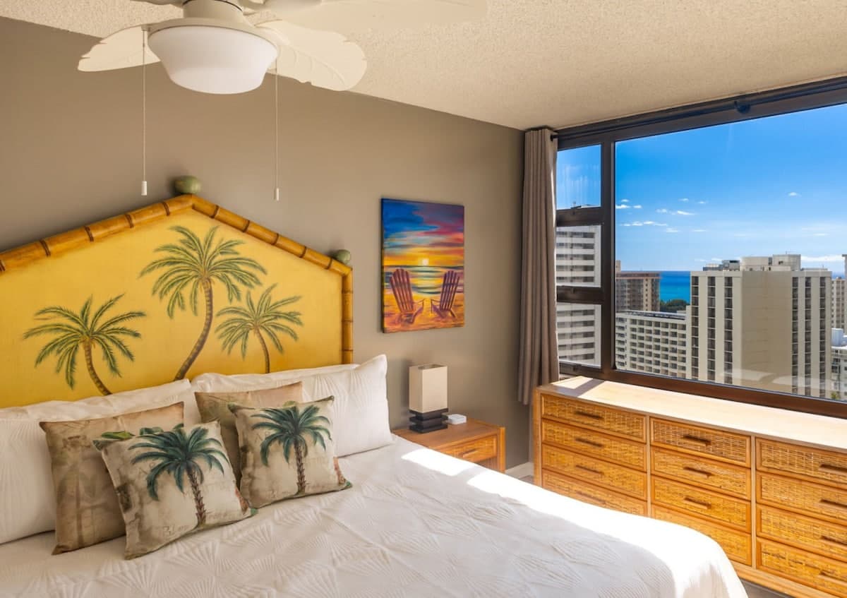 City+Ocean Views | Parking+AC | Kitchen | King Bed - Photo 1