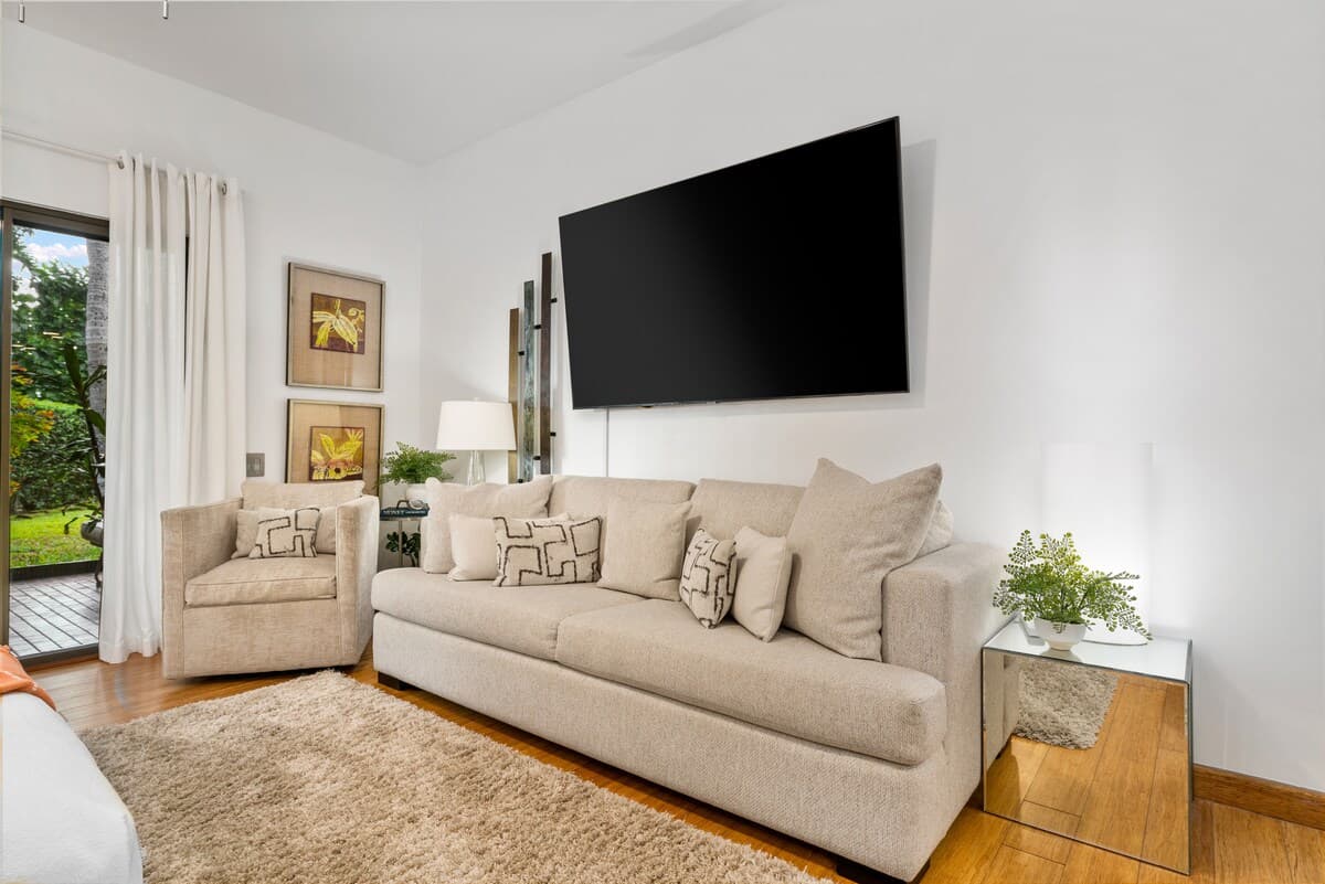 Condo in Kailua-Kona · ★4.79 · Studio · 1 bed · 1 bath - Photo 2