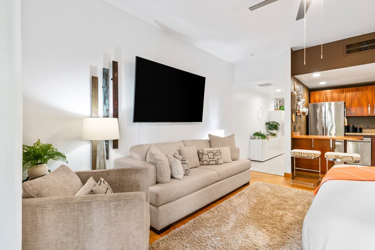 Condo in Kailua-Kona · ★4.79 · Studio · 1 bed · 1 bath - Photo 3
