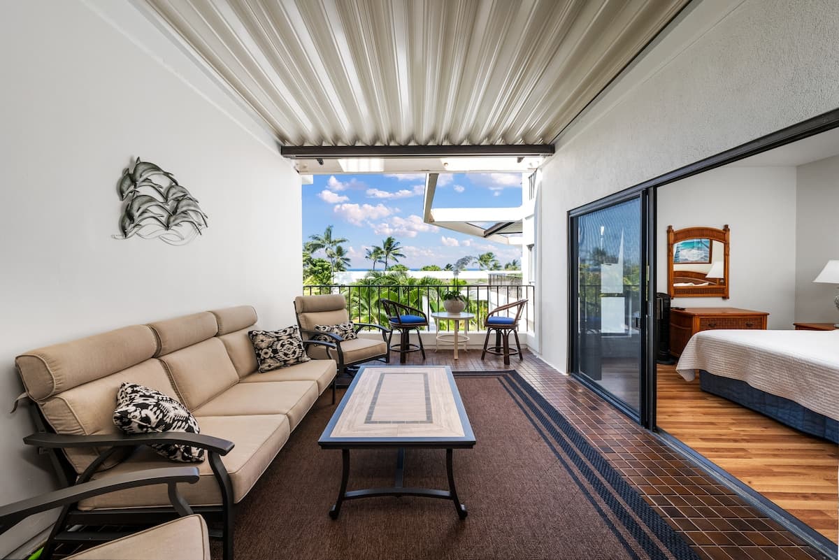 Condo in Kailua-Kona · ★4.78 · 1 bedroom · 2 beds · 1 bath - Photo 4