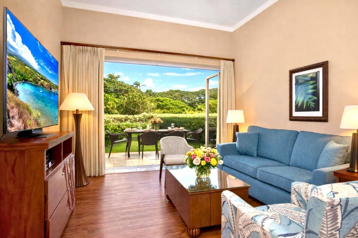 Condo in Lahaina · ★4.8 · 2 bedrooms · 3 beds · 1 bath - Photo 5