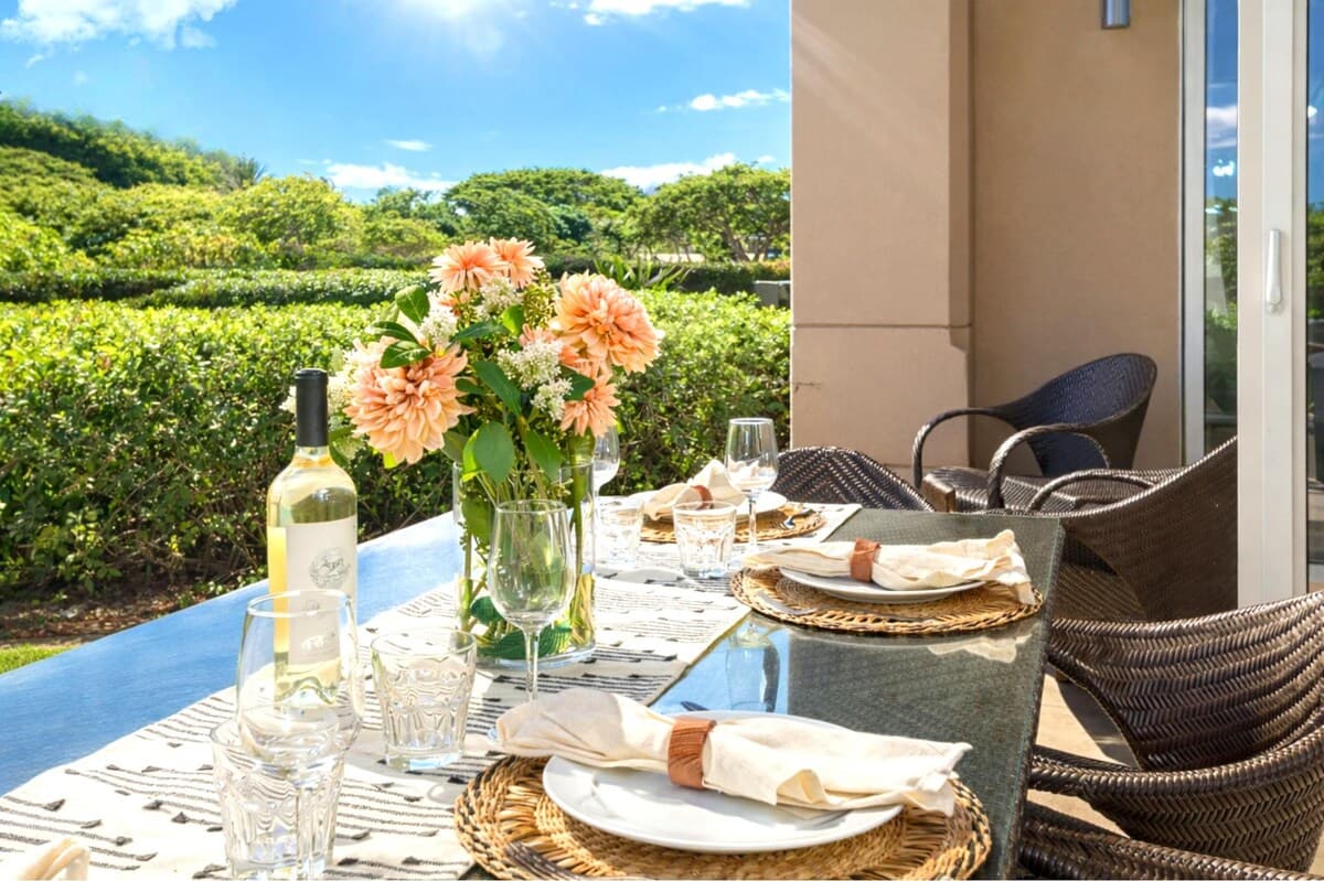 Condo in Lahaina · ★4.8 · 2 bedrooms · 3 beds · 1 bath - Photo 1