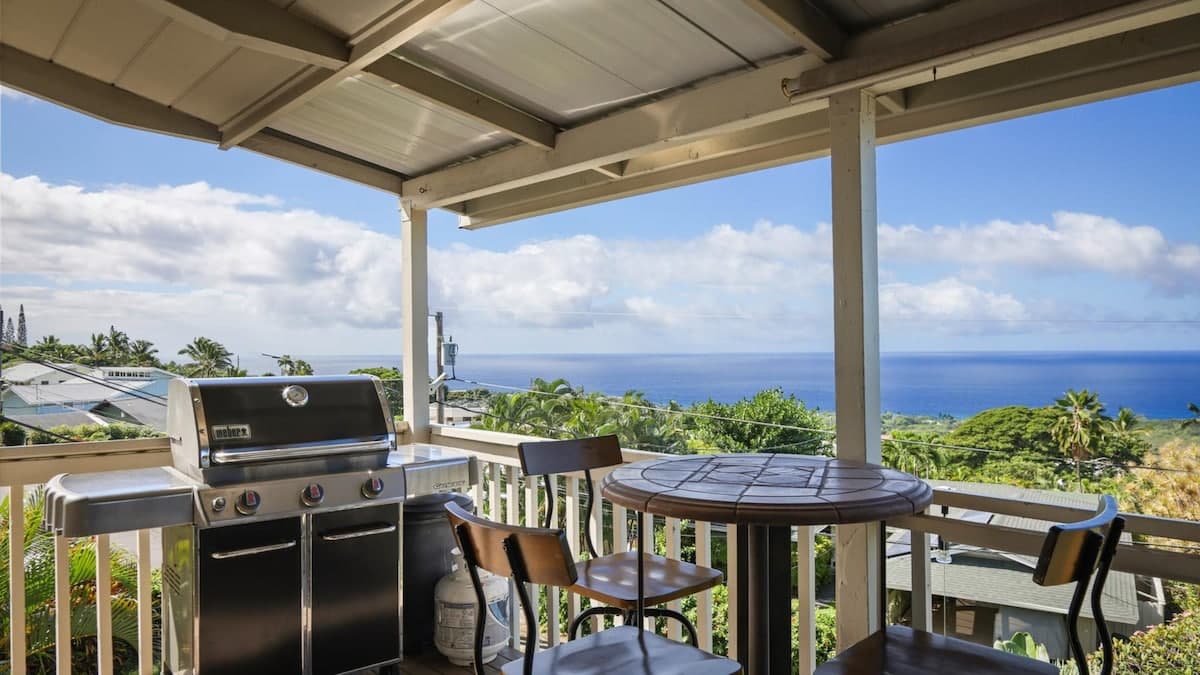 Home in Kailua-Kona · ★4.73 · 3 bedrooms · 5 beds · 3 shared baths - Photo 2