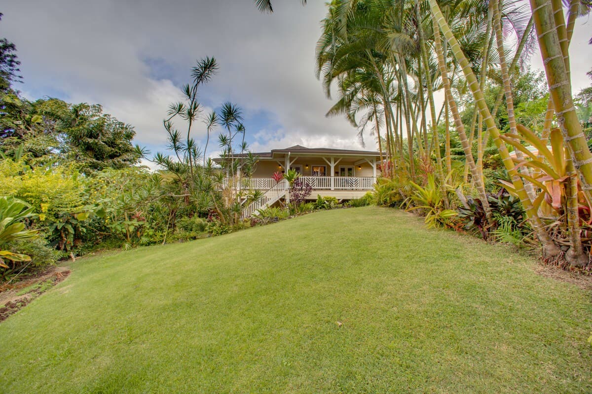 8 Mi to Magic Sands Beach: Tranquil Home w/ Lanai! - Photo 2