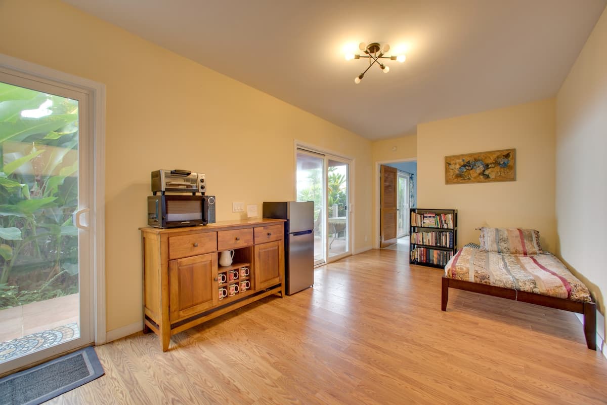 8 Mi to Magic Sands Beach: Tranquil Home w/ Lanai! - Photo 3