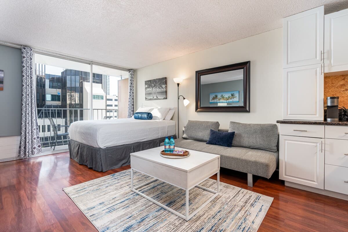 Cozy Studio In Heart Of Waikiki - Free Parking - Photo 5