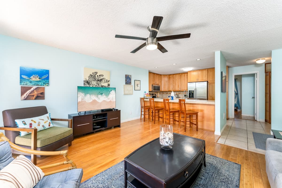 Condo in Kihei · ★4.59 · 1 bedroom · 2 beds · 1 bath - Photo 5