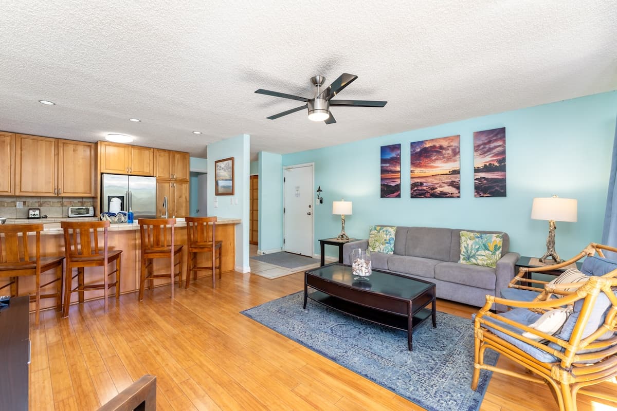 Condo in Kihei · ★4.59 · 1 bedroom · 2 beds · 1 bath - Photo 4