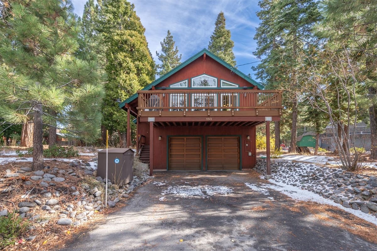 Private Hot Tub, Minutes to Tahoe City & Skiing - Photo 4