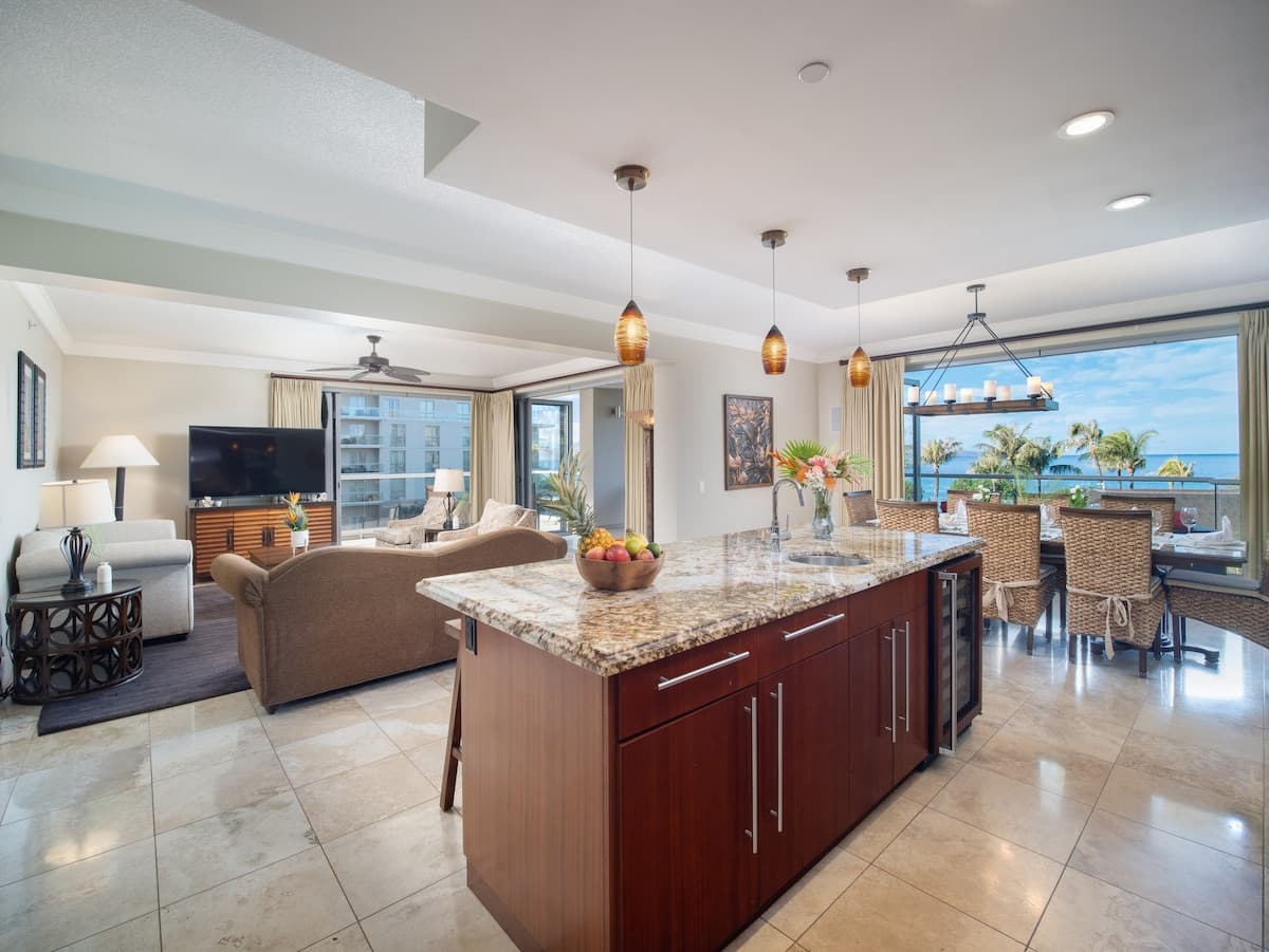 Home in Lahaina · ★4.73 · 3 bedrooms · 4 beds · 3 baths - Photo 5
