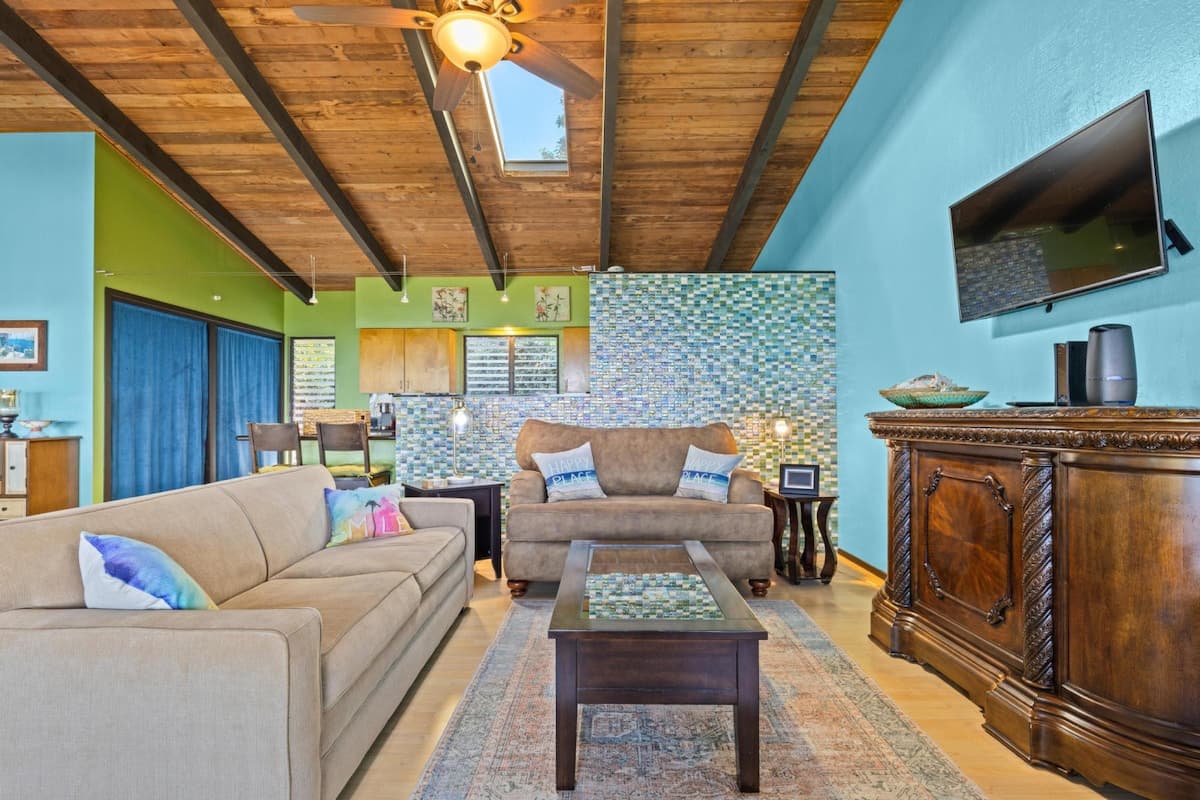 Home in Kailua-Kona · ★4.76 · 2 bedrooms · 3 beds · 2 baths - Photo 4