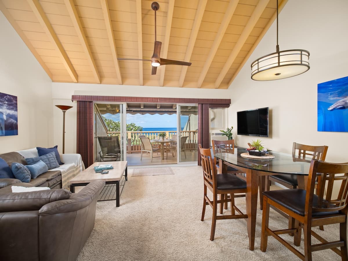 Condo in Kihei · ★5.0 · 2 bedrooms · 2 beds · 2 baths - Photo 2