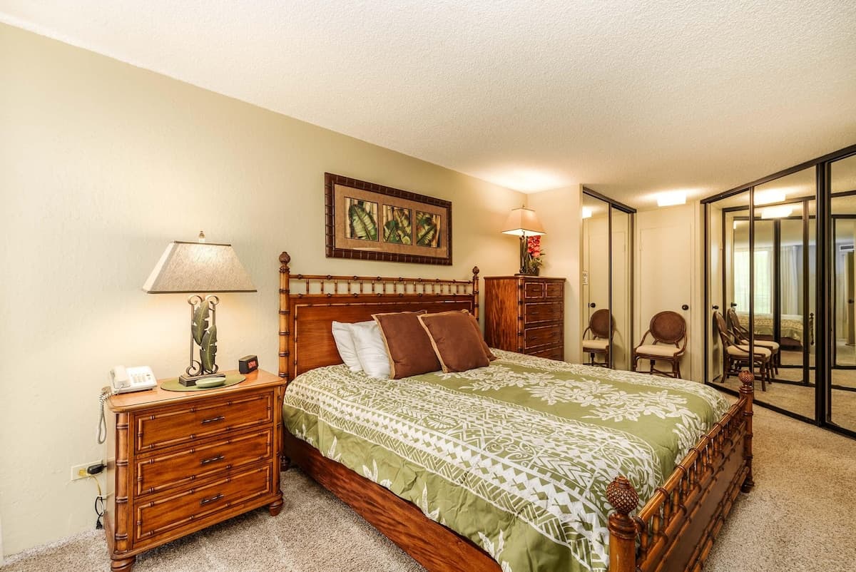 Condo in Lahaina · ★4.88 · 2 bedrooms · 3 beds · 2 private baths - Photo 5