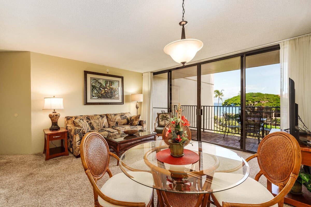 Condo in Lahaina · ★4.88 · 2 bedrooms · 3 beds · 2 private baths - Photo 2