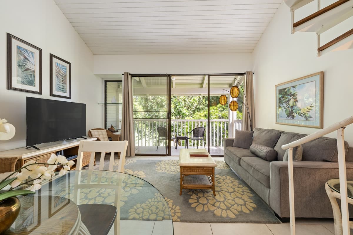 Home in Kahuku · ★4.74 · 2 bedrooms · 4 beds · 3 private baths - Photo 1