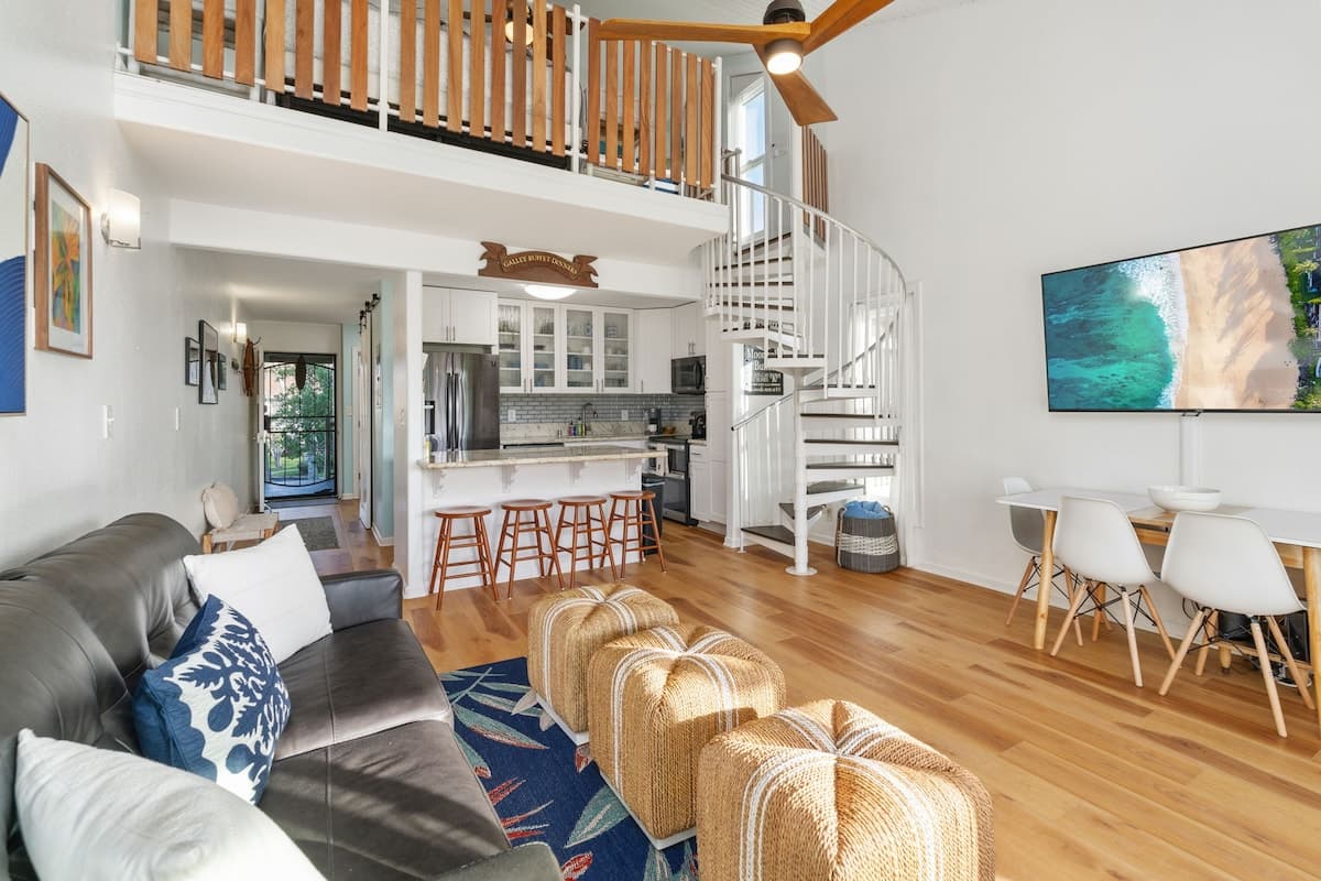 Condo in Kahuku · ★4.89 · 2 bedrooms · 4 beds · 2 shared baths - Photo 1