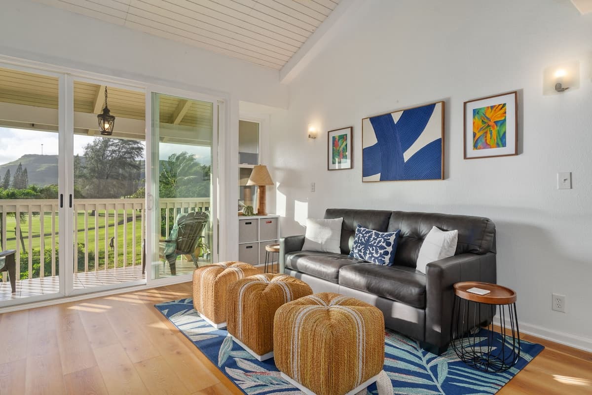Condo in Kahuku · ★4.89 · 2 bedrooms · 4 beds · 2 shared baths - Photo 4