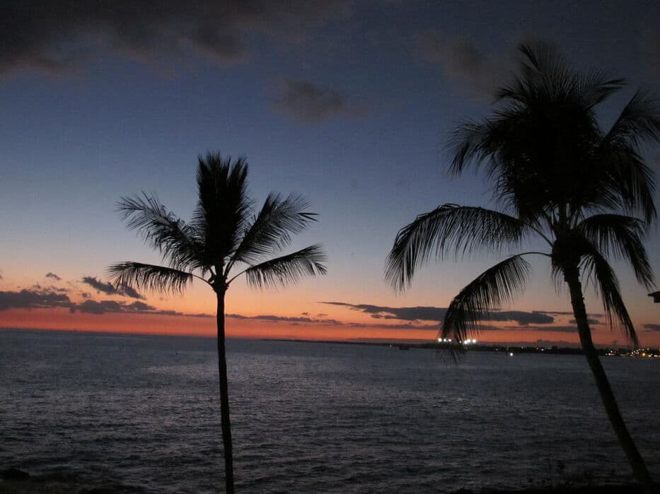Condo in Kailua-Kona · ★4.76 · 2 bedrooms · 2 beds · 2 baths - Photo 2