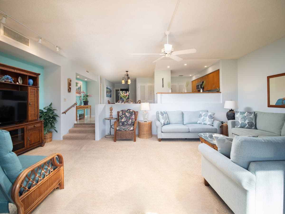 Home in Lahaina · ★4.44 · 2 bedrooms · 3 beds · 2 private baths - Photo 3